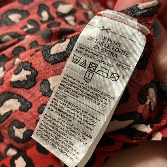 Old navy flowy leopard tank GUC - Picture 3 of 6